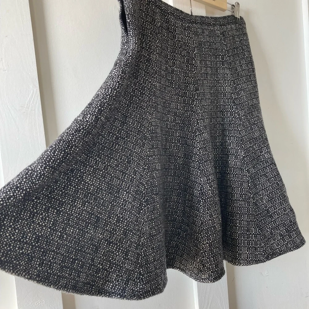 BANANA Republic factory skirt size 4 mini circle skirt 44% wool 56% cotton